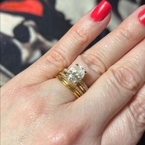 Dazzling 3 carat Mossinate with 4 gold bands, all bands are 925 Sterling Silver